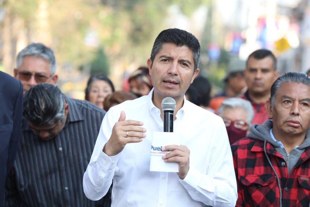 Arreglan bulevar Monterrey en Bosques de San Sebastián