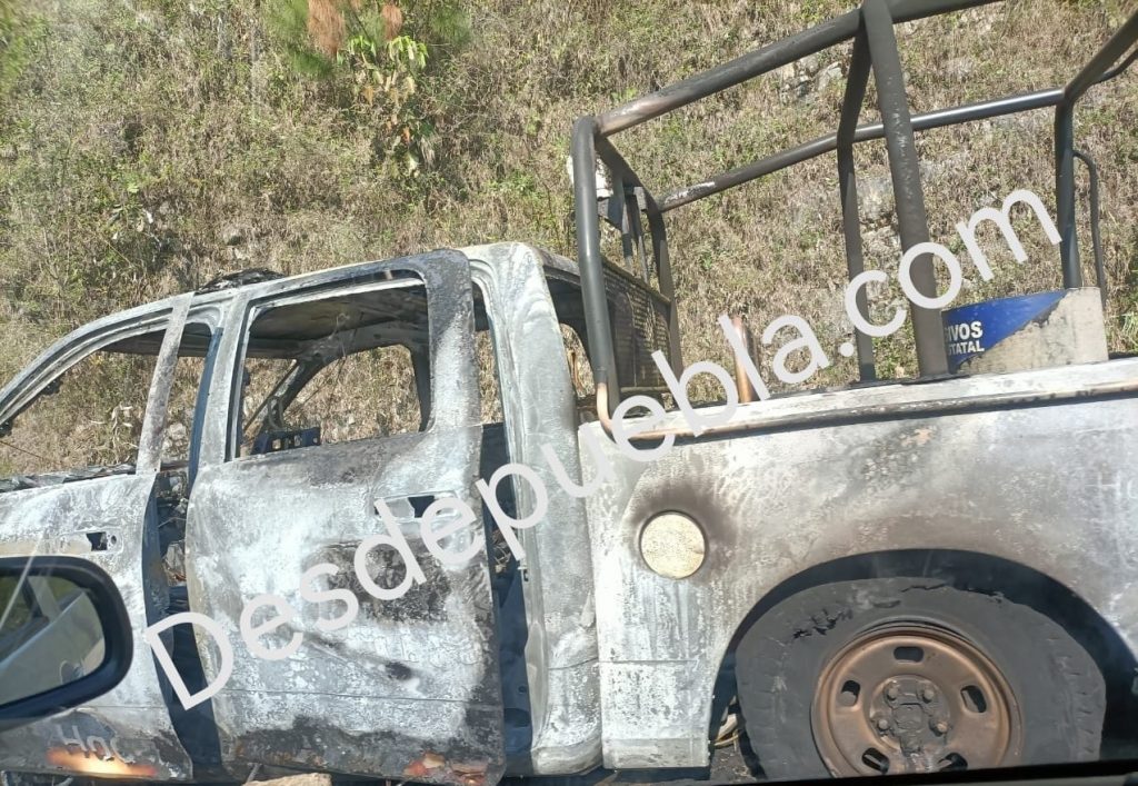 Video desde Puebla: Reportan patrulla quemada en Chiconcuatla