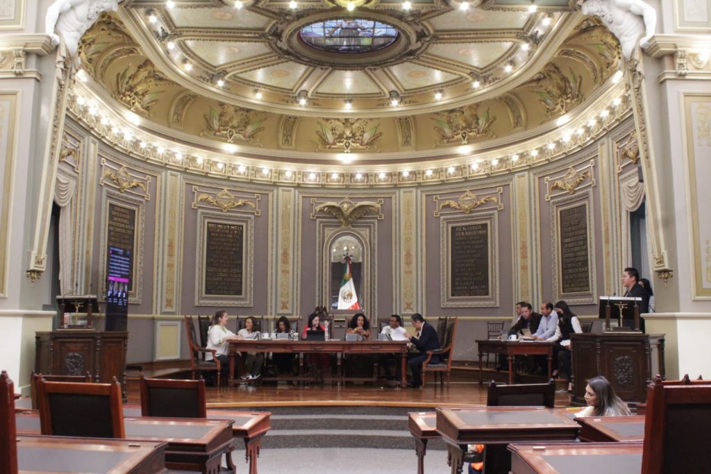 Recibe Comisión Permanente iniciativas materia de edad mínima para ocupar cargos públicos