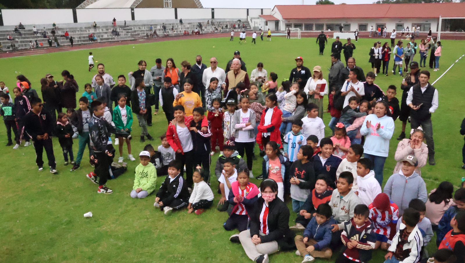 Gobierno de Teziutlán festeja el día del niño en los centros de formación municipal