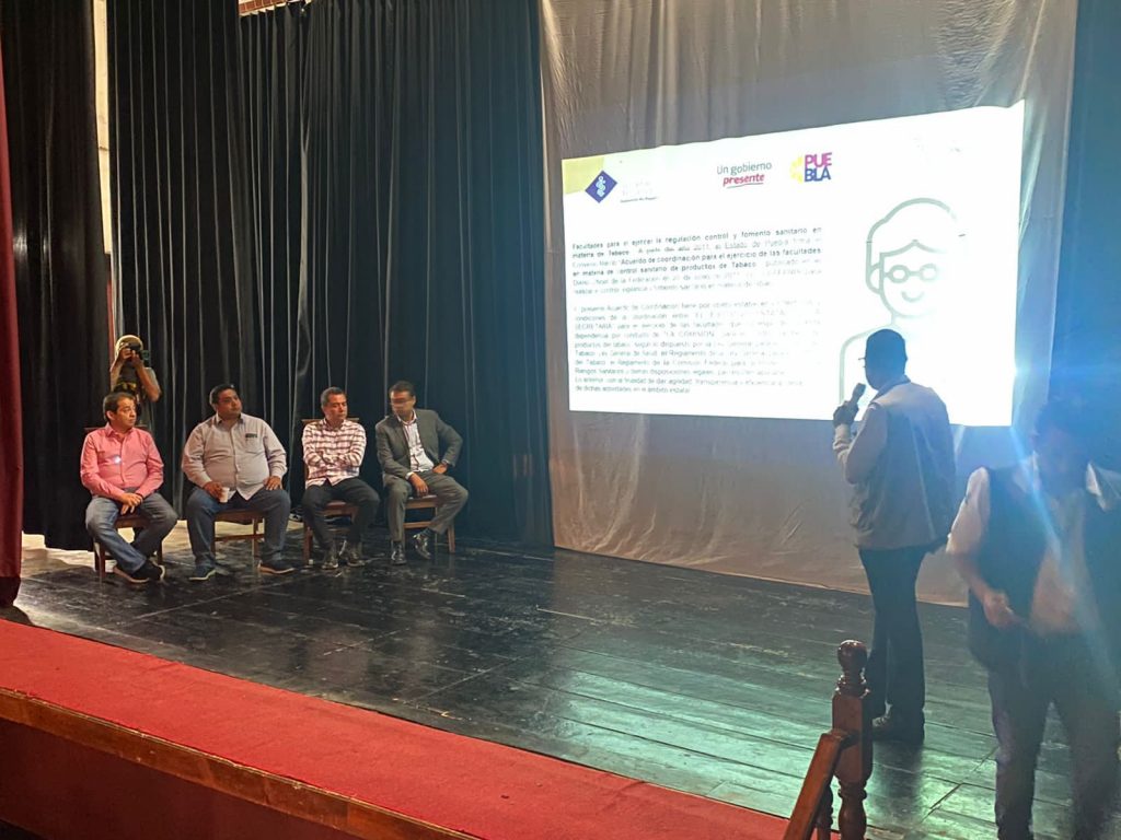 Ayuntamiento de Teziutlán y Dirección de Protección y Riesgos Sanitarios, dieron a conocer el Manual de Identidad Gráfica y Señalización de Espacios 100 por ciento Libres de Humo de Tabaco y Emisiones