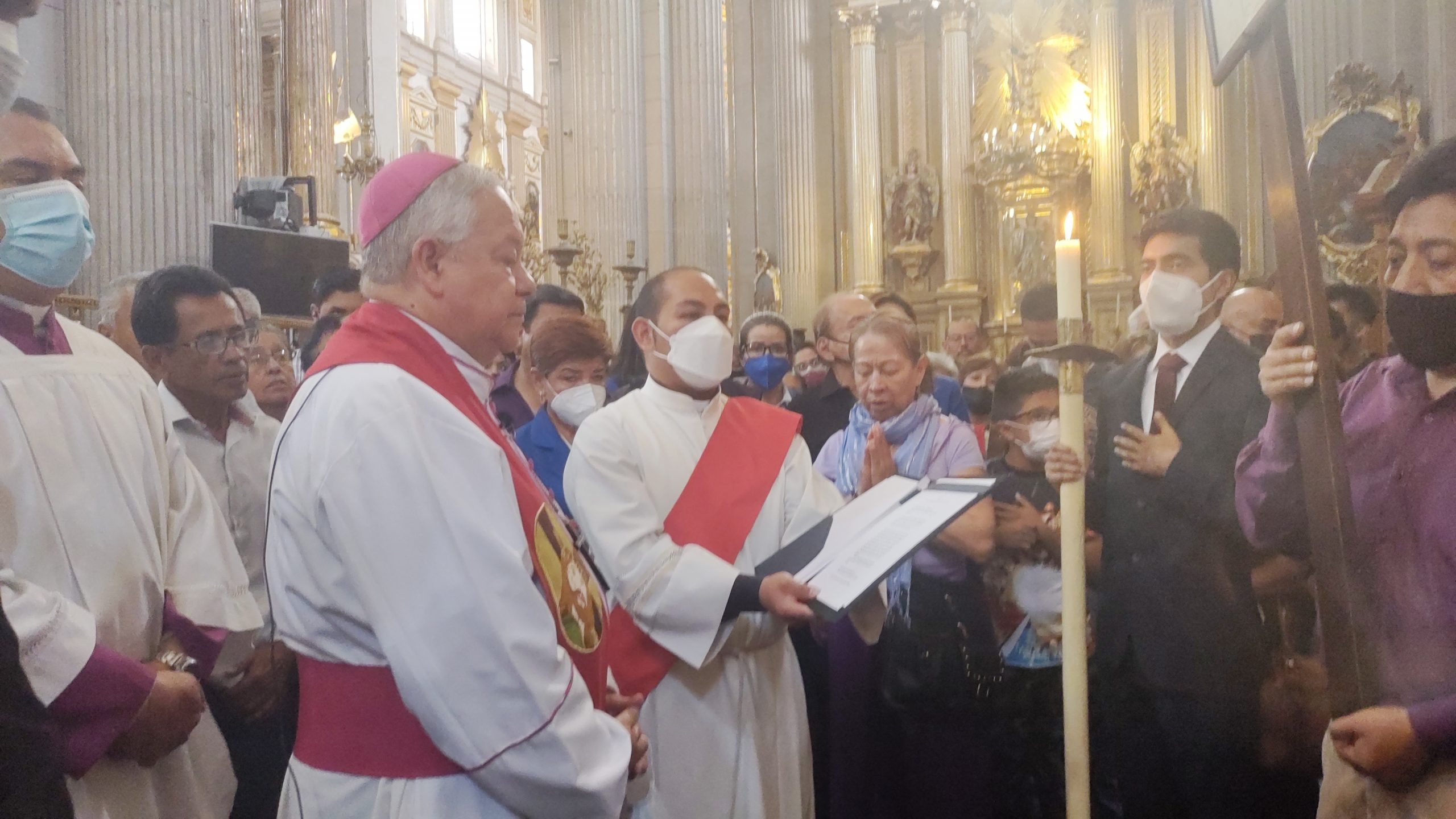 Video desde Puebla: Encabeza arzobispo el Viacrucis