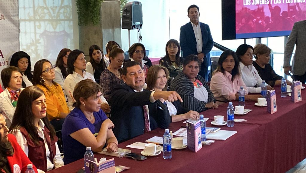 Alejandro Armenta exige investigar y castigar el nuevo hoyo financiero