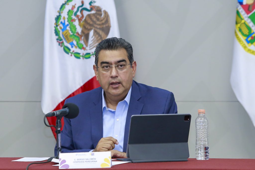 Exhorta Sergio Salomón a policías municipales actuar con respeto a derechos humanos