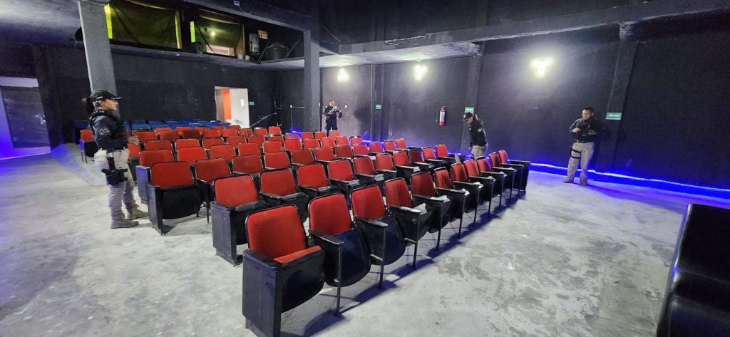 Luego de escándalo en redes, clausuran el cine para adultos