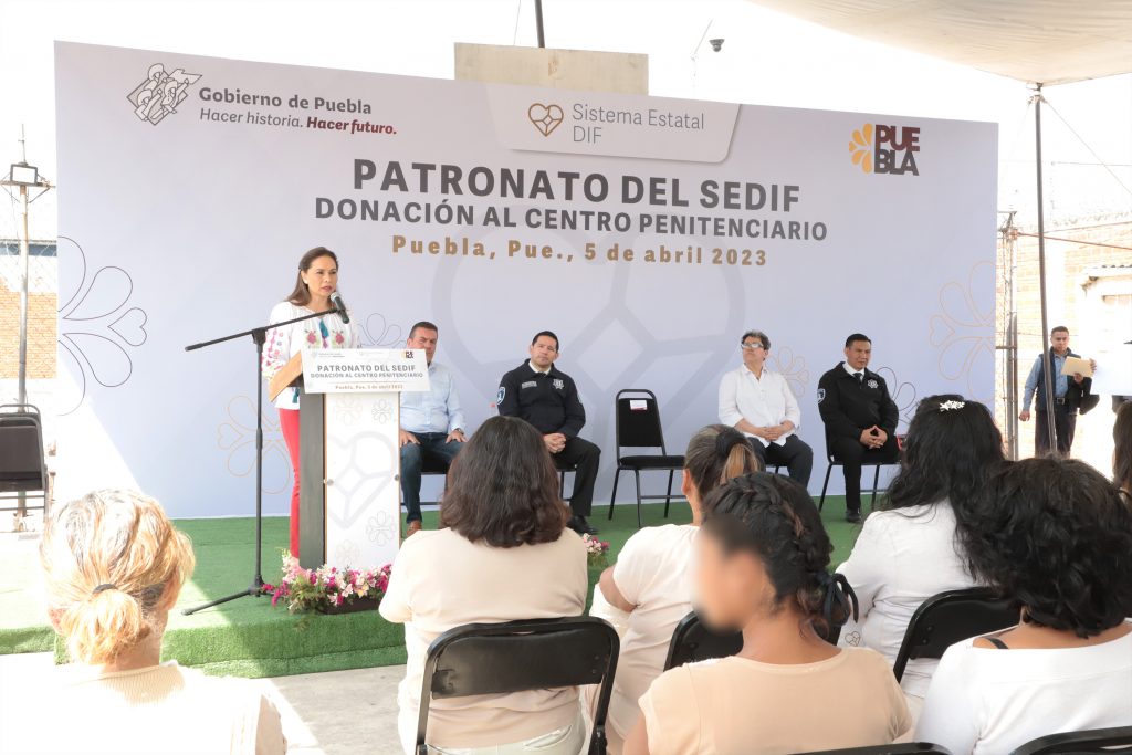 Entregan comida y productos a reclusas del penal San Miguel