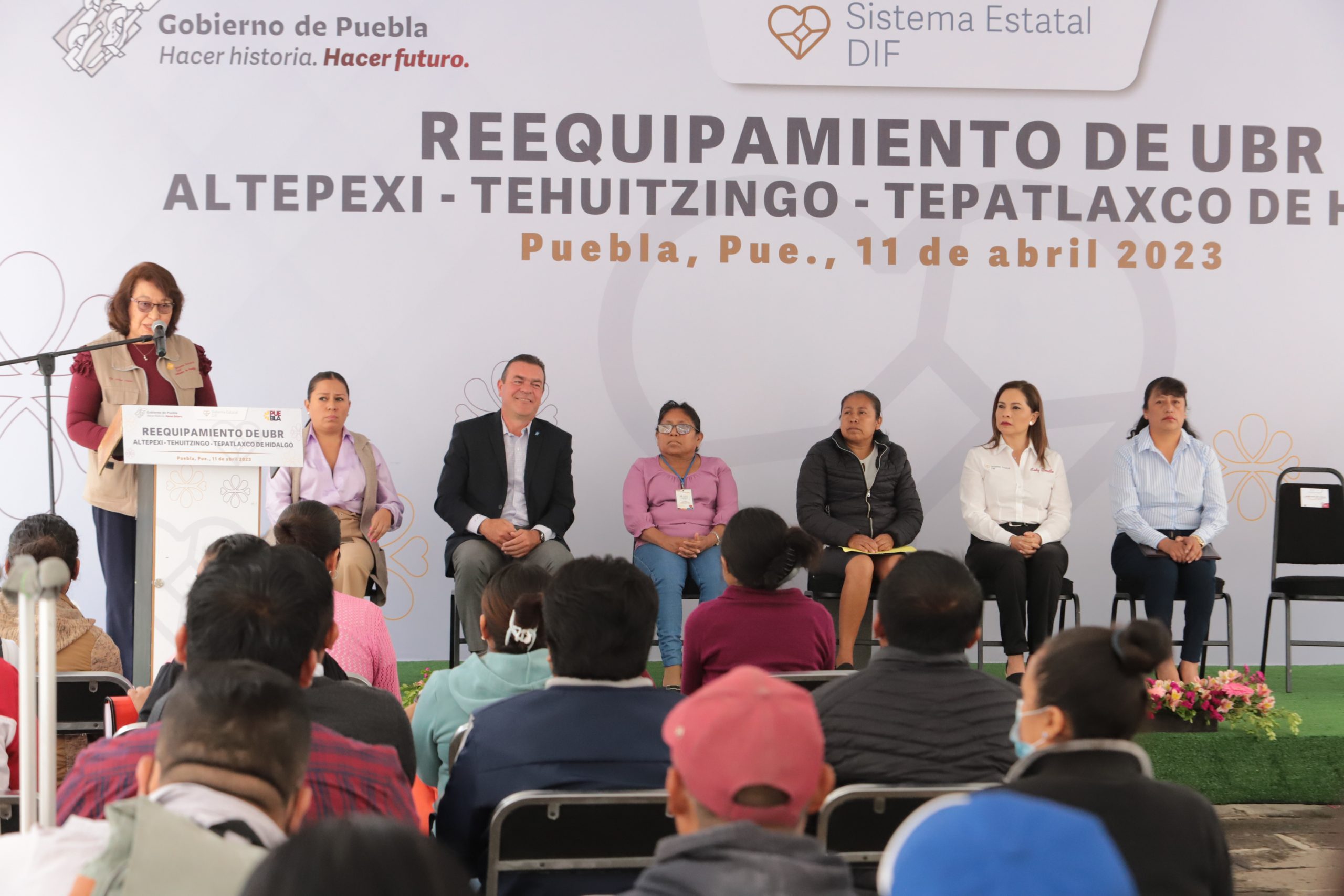 Beneficia Gaby Bonilla a unidades de Rehabilitación de Altepexi, Tehuitzingo y Tepatlaxco de Hidalgo