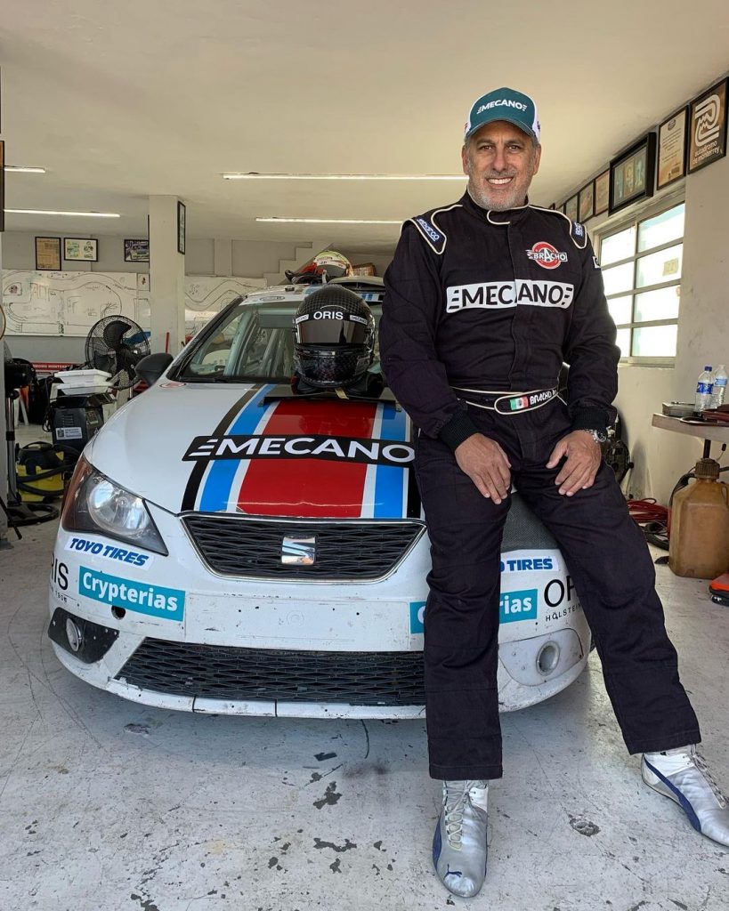 Julio Bracho de actor a piloto de autos