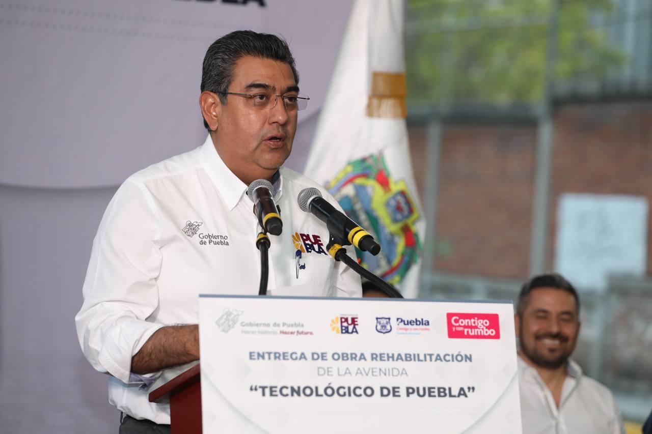 Entrega ayuntamiento de Puebla rehabilitación de la Avenida Tecnológico