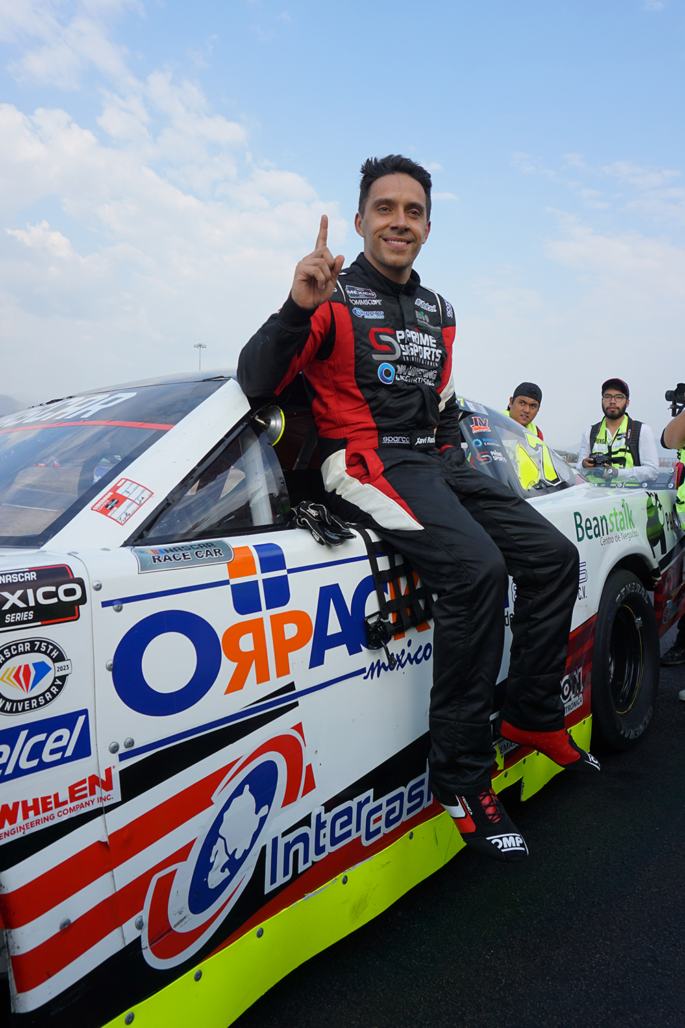 Encabeza Xavi Razo campeonato NASCAR México tras victoria en Chiapas
