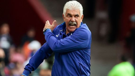 Ricardo Ferretti, multado hasta con casi 600 mil pesos por criticar arbitraje