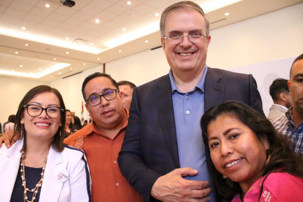 Piso parejo para las corcholatas amlistas, pidió Marcelo Ebrard desde Puebla