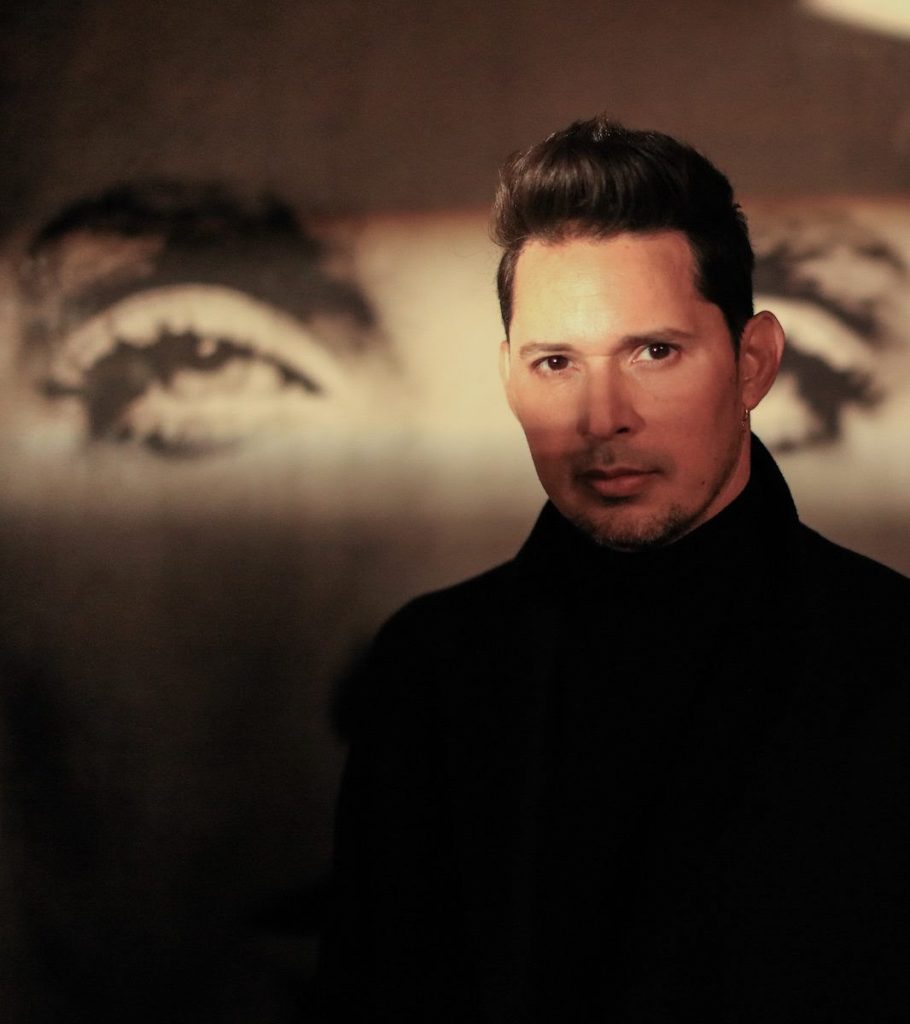 Viral: Victoria y David Beckham aprenden salsa con la música del cubano Leoni Torres