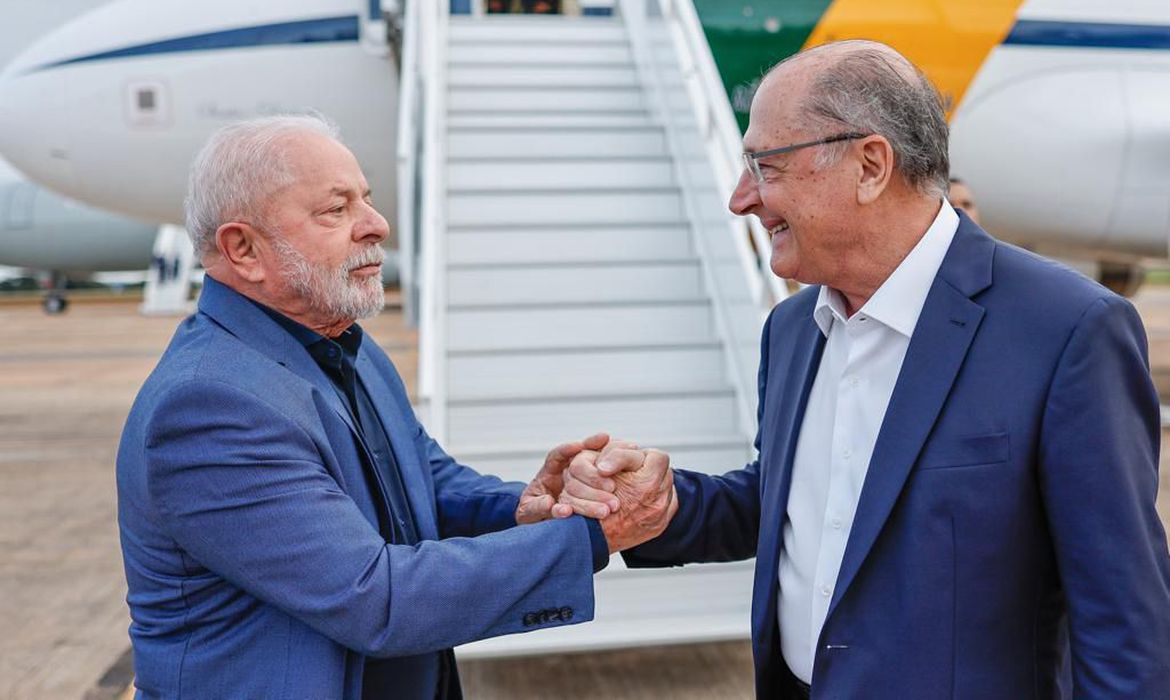 Presidente Lula y su séquito viajaron a China