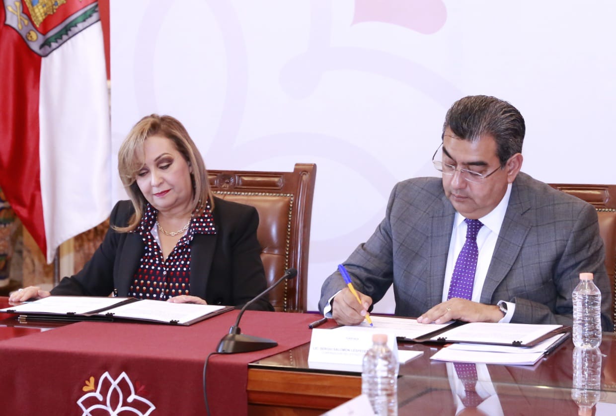Sergio Salomón Céspedes y Lorena Cuéllar firman convenio para reforzar la seguridad