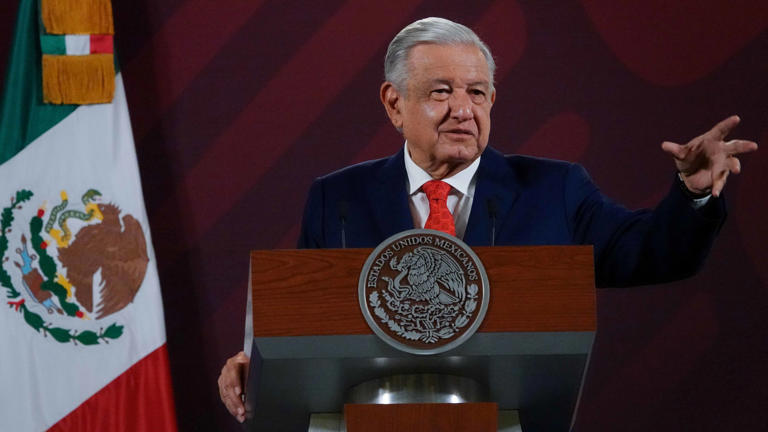 AMLO responde a la Corte con un decreto contra transparencia