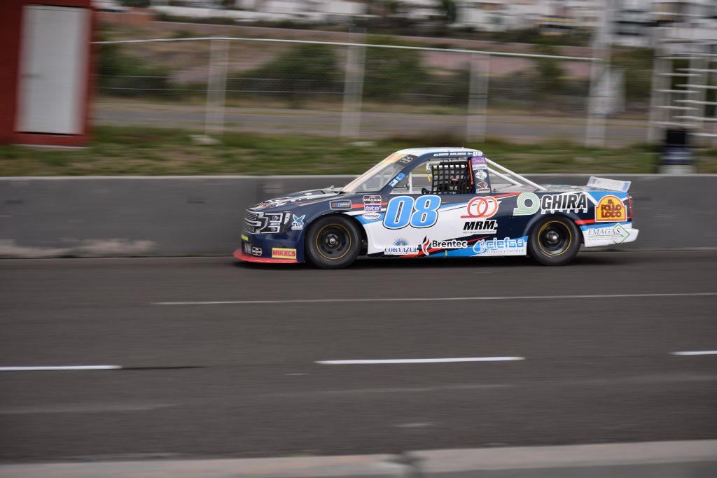 Primer triunfo de la temporada para Alonso Salinas