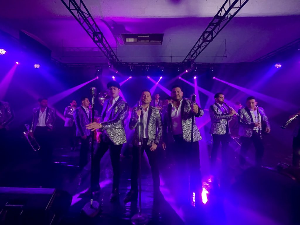 La Adictiva lanza tema y video inédito junto al cantante Joan Sebastian “No me beses”