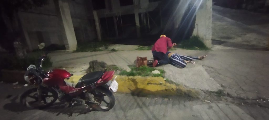 Desde Huauchinango: Motociclista y su compañera, lesionados