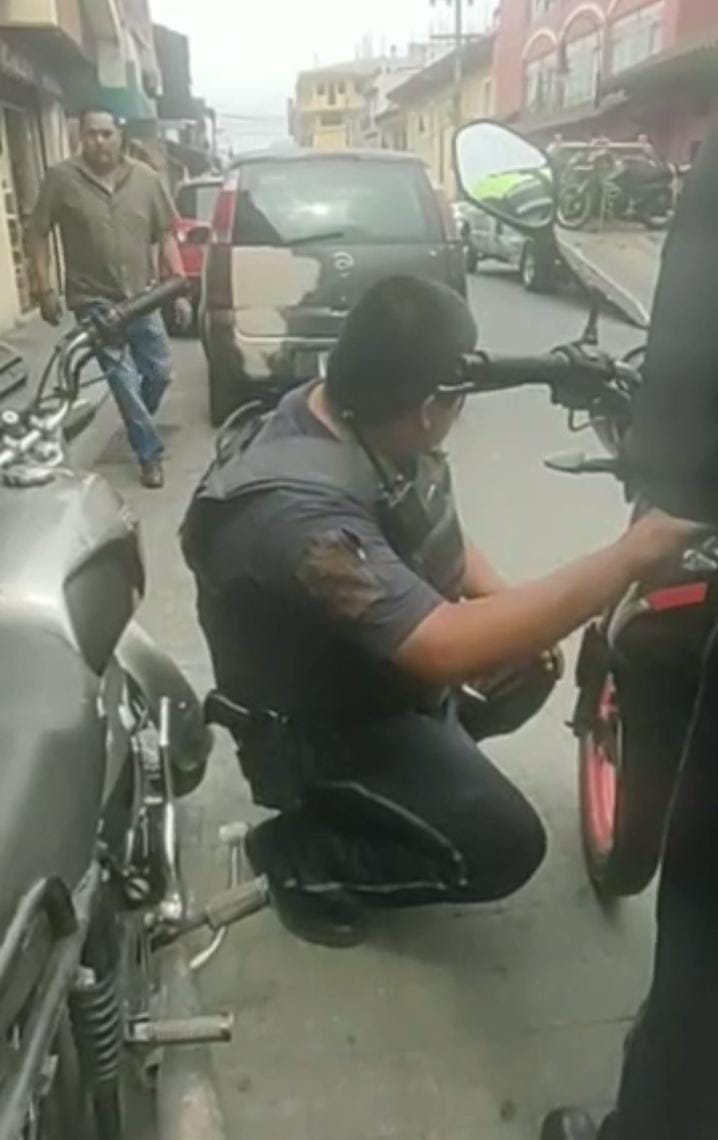 Video desde Puebla: Ayuntamiento de Huauchinango hace operativo para multar y amedrentar a motociclistas