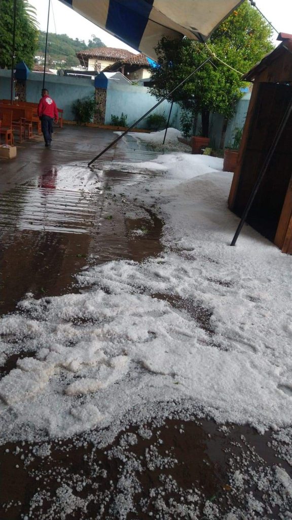 Fotonota: Intensa granizada en Zacatlán