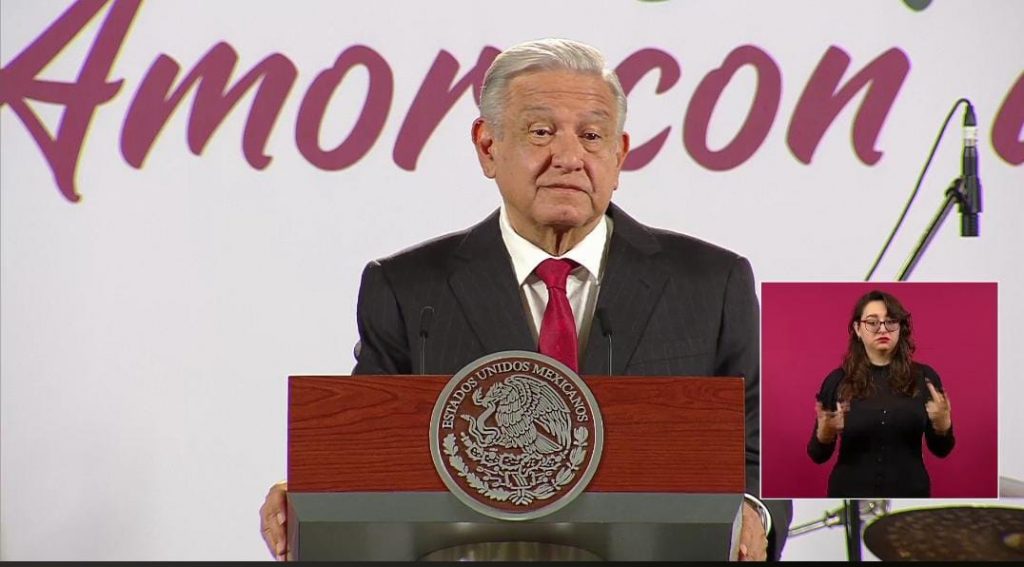 AMLO ridiculiza premio internacional a Norma Lucía Piña
