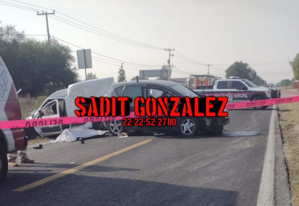 Choque frontal deja un muerto y dos lesionados en Yehualtepec