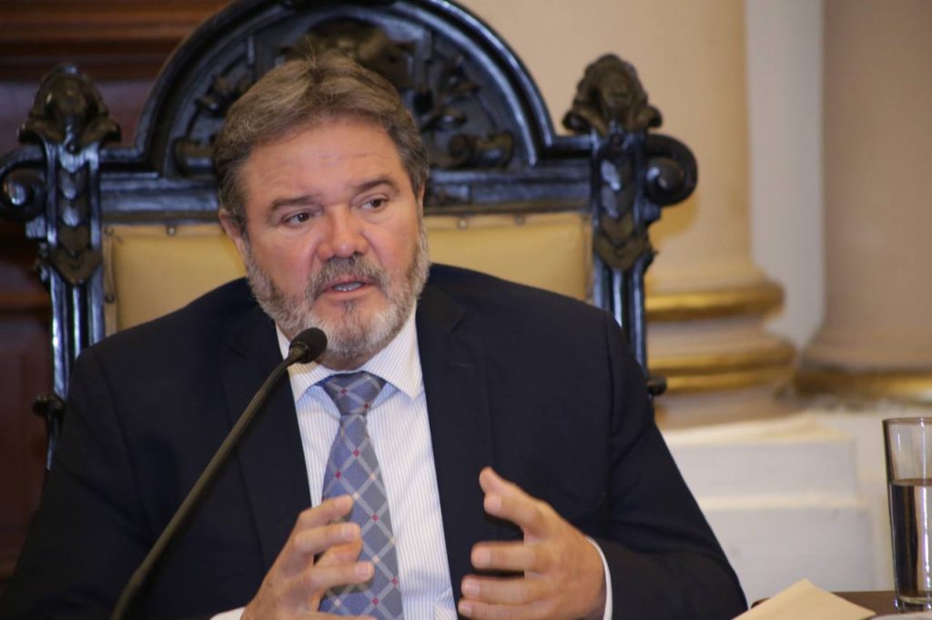 Cabildo aprueba permisos para ambulantes