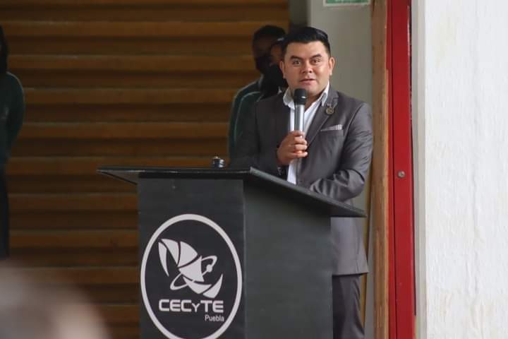 Director del CECyTE Xicotepec provoca percance supuestamente en estado de ebriedad