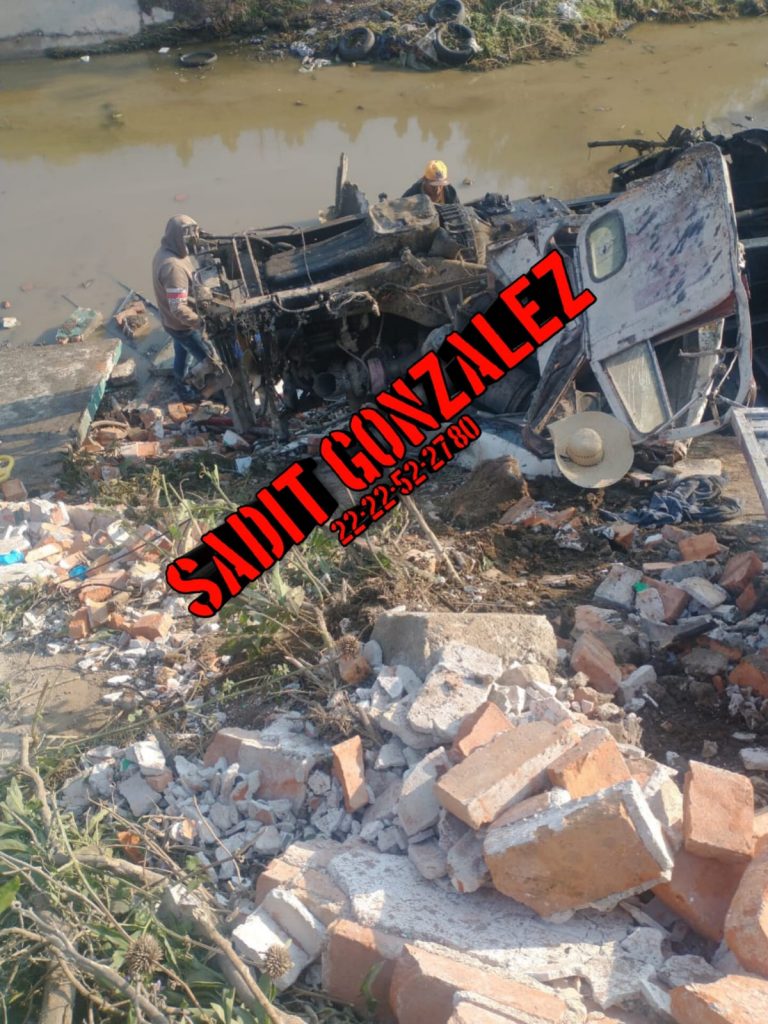 Murió al caer con un camión en el canal Valsequillo