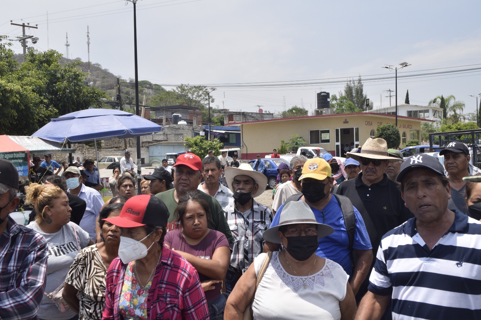 Pobladores de La Galarza, Izúcar, protestaron contra cateos de la Fiscalía de Puebla