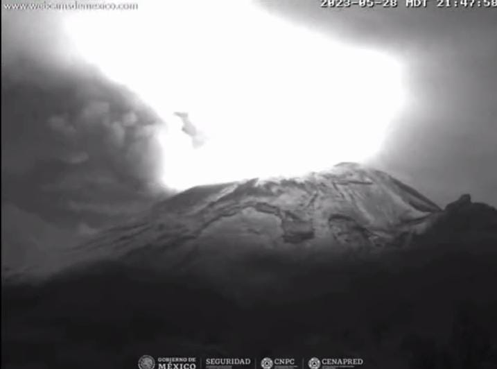Fotonota: Reportan nueva explosión del Popocatépetl