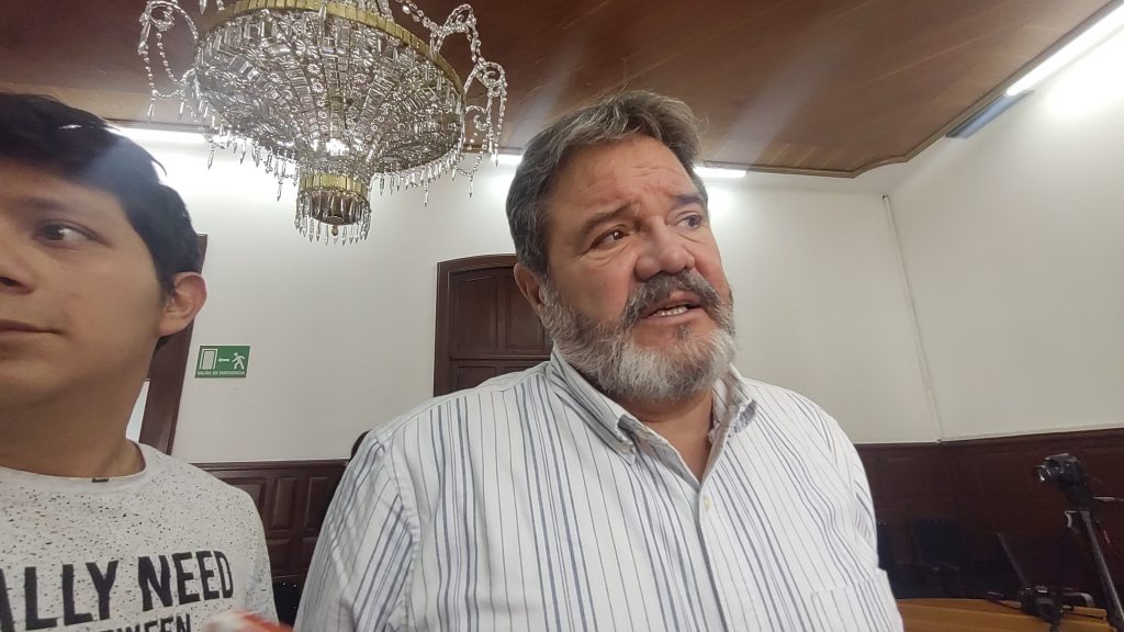 Dueños de sillas que rentaban de manera ilegal en el desfile será sancionados: Mantilla