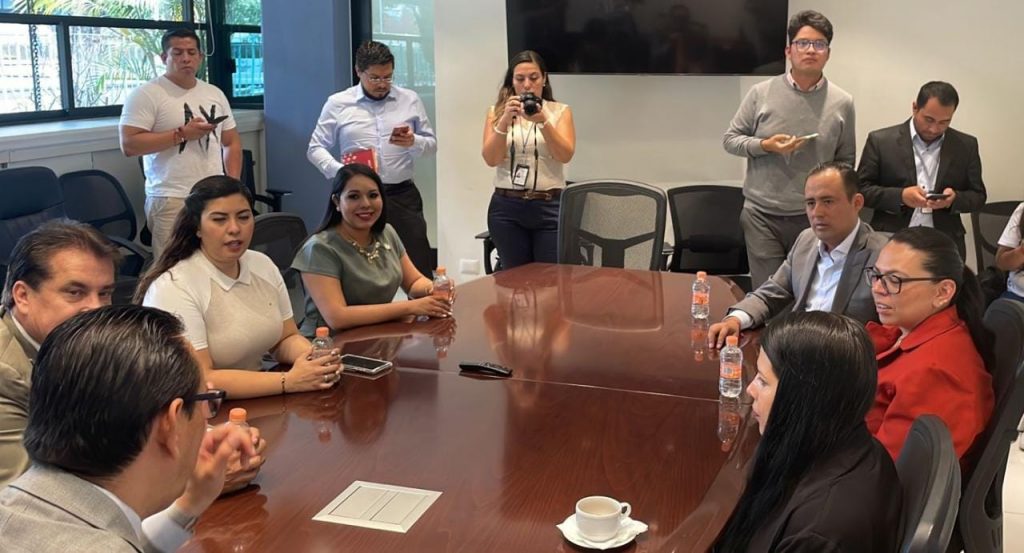 Pide Eduardo Castillo no politizar las consultas para reformar la ley de Educación