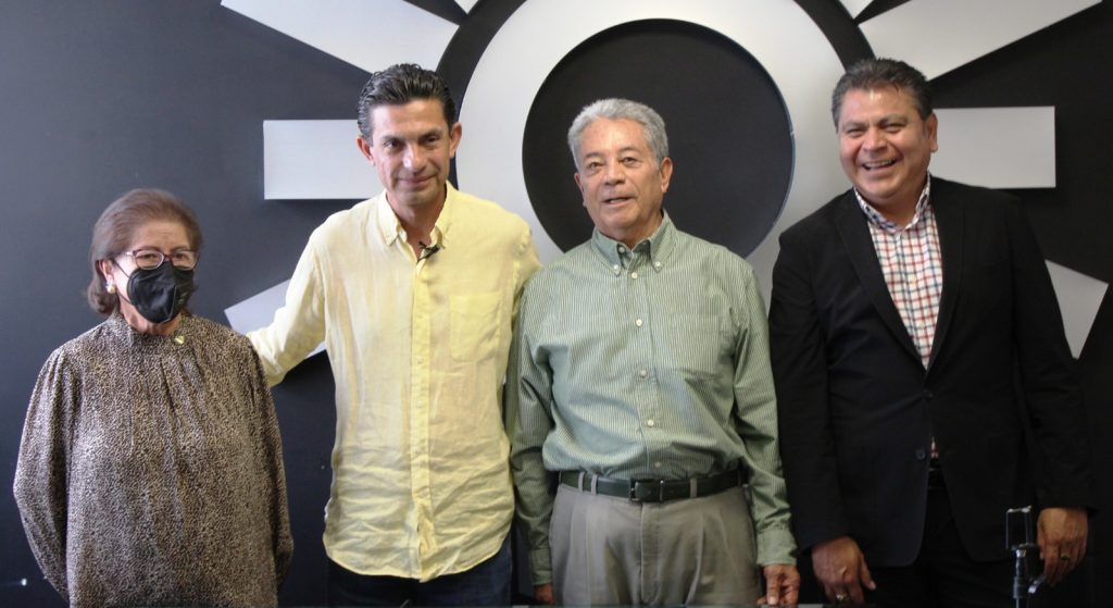 En un curioso caso de “esquizofrenia político-electoral, dirigente del PRD, Carlos Martínez, planteó consulta contra la privatización del agua