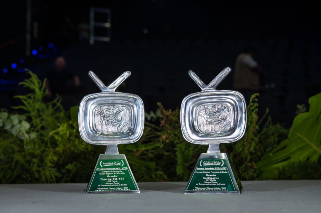 Por 2do año consecutivo, SET gana premios “Pantallas de Cristal”