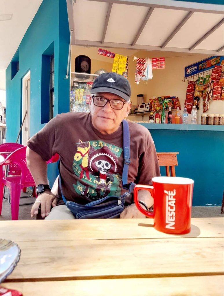 Bitácora de futuro: Relato el Espejo Alcahuete