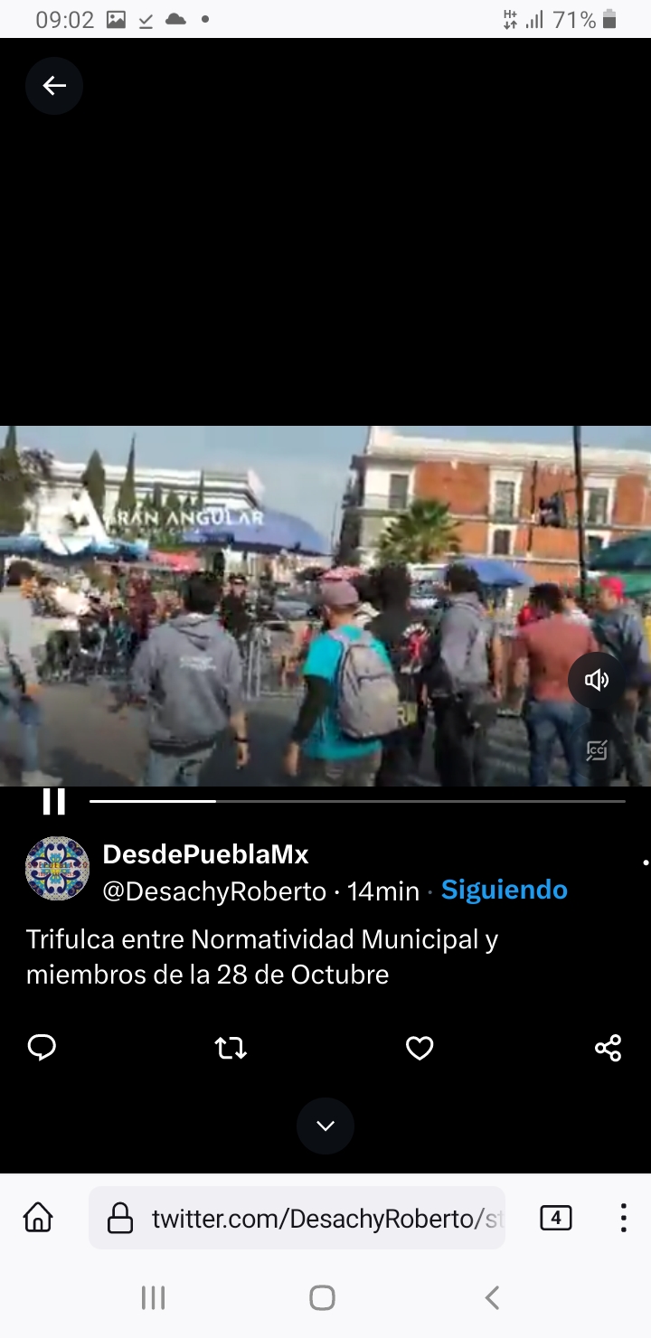 Video desde Puebla: Elementos de Normatividad Municipal y ambulantes se enfrentan