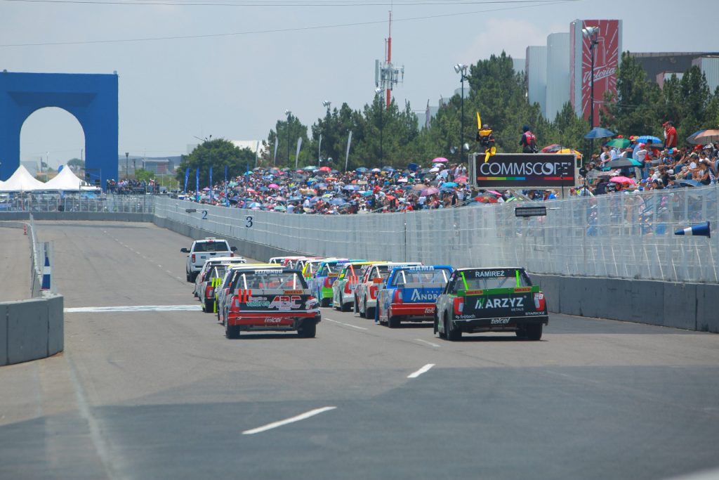 En Querétaro, Alonso Salinas tomó la victoria en Trucks México Series