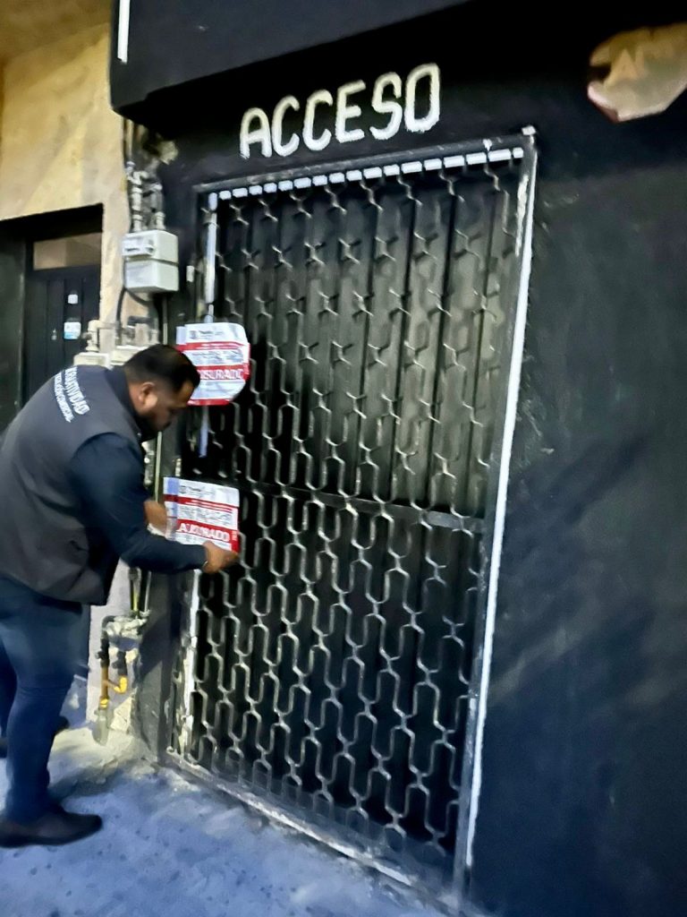 Clausura de 11 comercios con venta de bebidas alcohólicas en Puebla capital