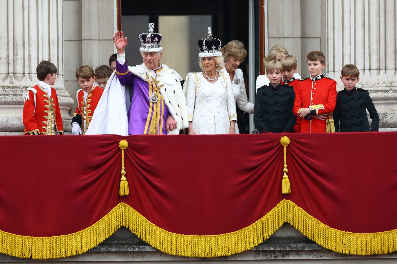 Carlos III es coronado como rey de Inglaterra; así se vivió la ceremonia