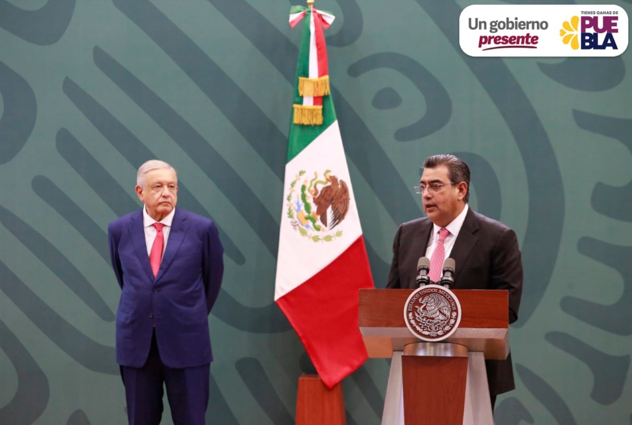 Video desde Puebla: Anuncia Sergio Salomón con AMLO nuevo distribuidor vial 