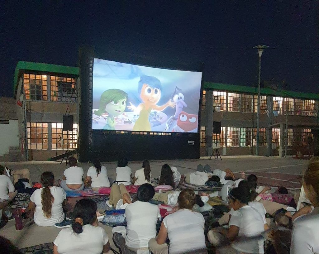 “Cineteca para todas y todos” en la sección femenil del Penal de la Pila