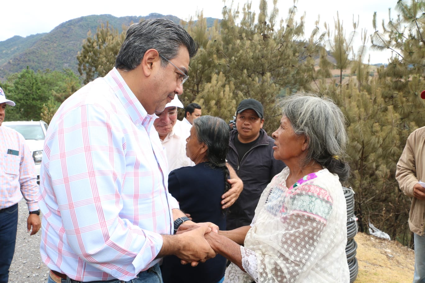 Gobierno de Puebla garantiza integridad de los ciudadanos de Zacatlán, reiteró Sergio Salomón ante el incendio forestal