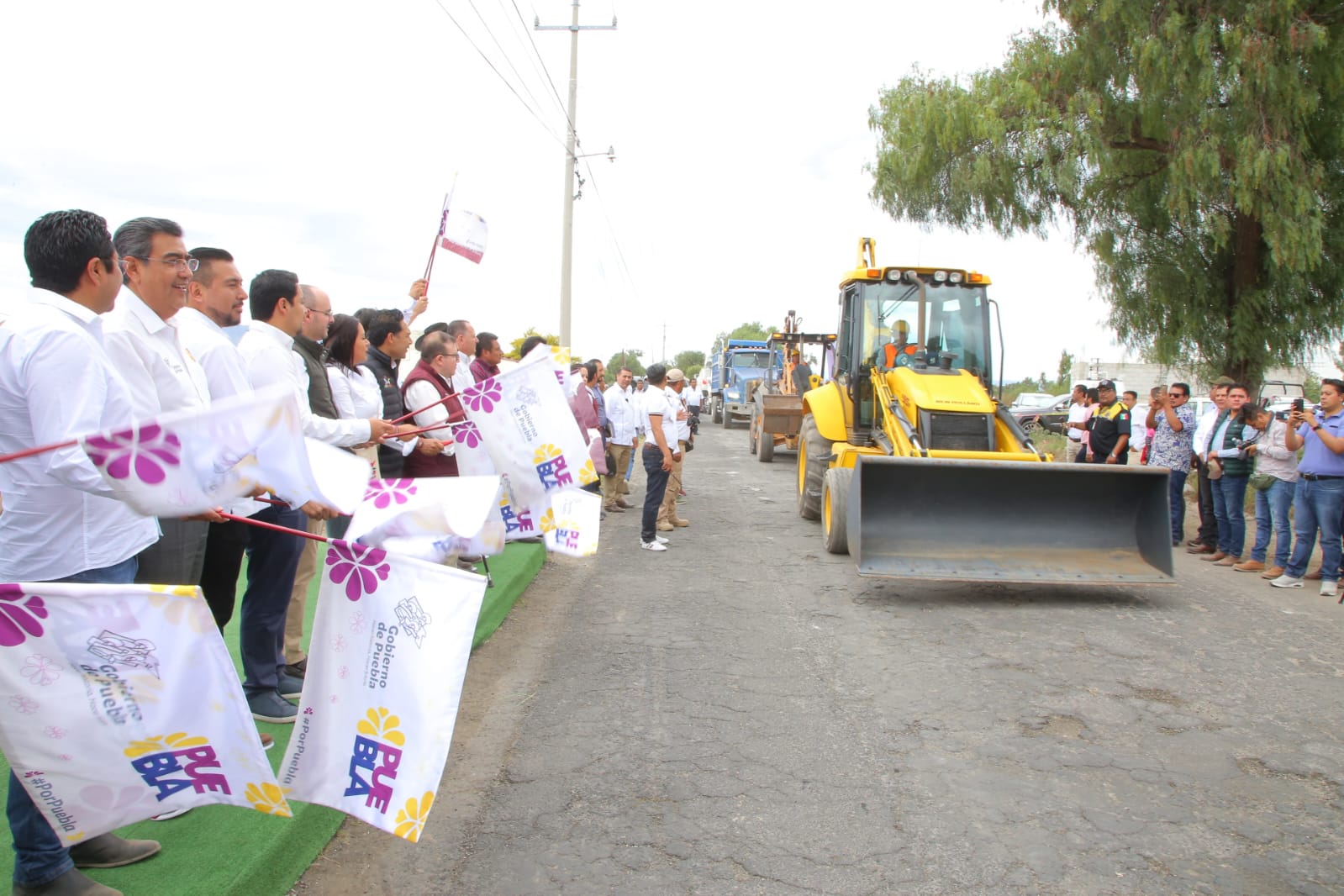 Sergio Salomón lleva obras y acciones de infraestructura educativa, carretera y conectividad a Acatzingo, Huixcolotla y Cuapiaxtla de Madero