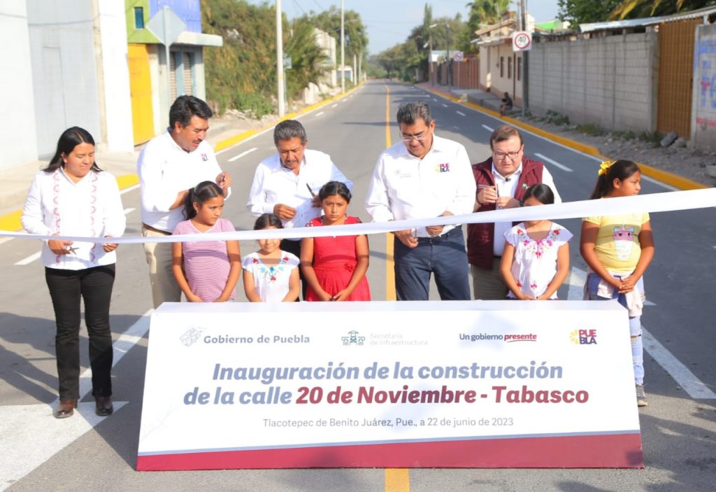 En Puebla, hacemos equipo con el presidente López Obrador en beneficio de la gente, subrayó el gobernador Sergio Salomón Céspedes