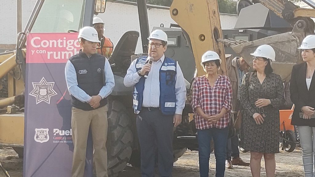 Aparece socavón en la 25 sur y se reparará en tres días: Edgar Vélez