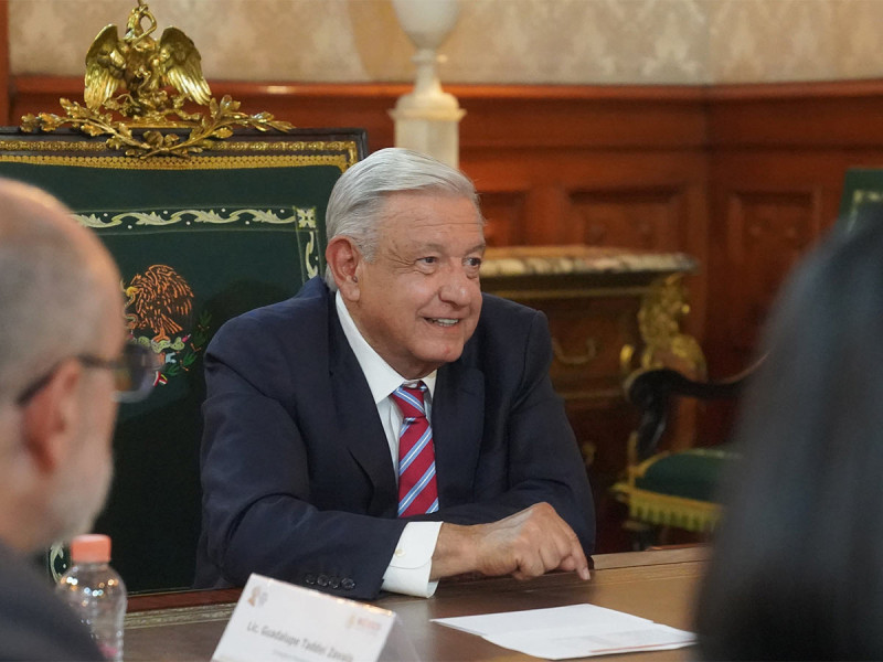 López Obrador felicita a los padres en su día