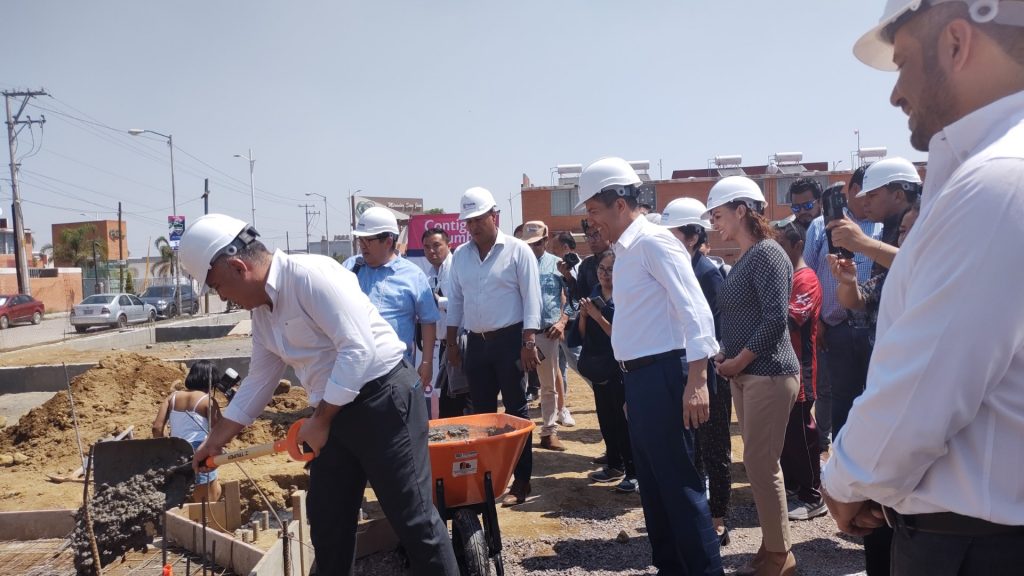 Rivera Pérez da banderazo a la construcción de la comisaría zona Sur