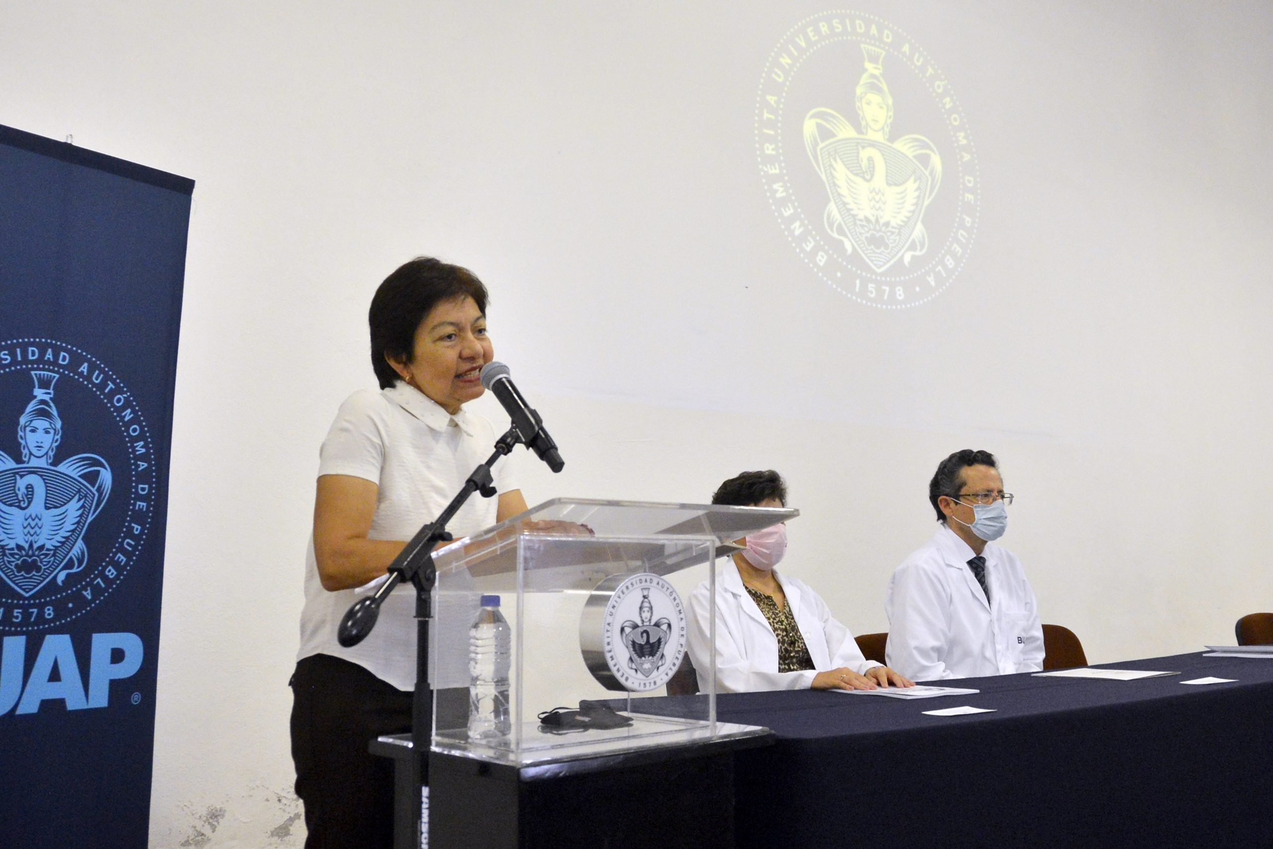Facultad de Medicina BUAP forma profesionales de la salud con sentido humano y compromiso social: Rectora María Lilia Cedillo